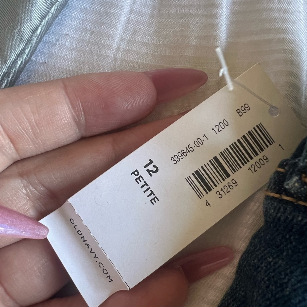 Old Navy ROCKSTAR Jeans - Picture 2 of 3